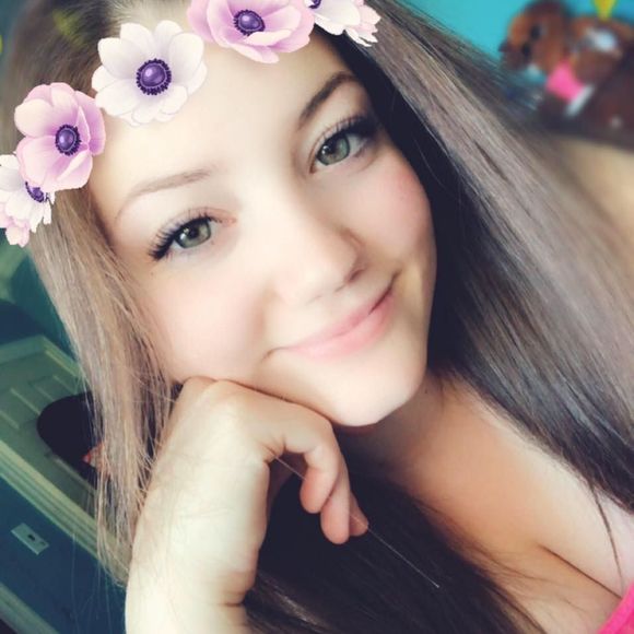 Meet your Posher, Tiffany - Picture 1 of 1